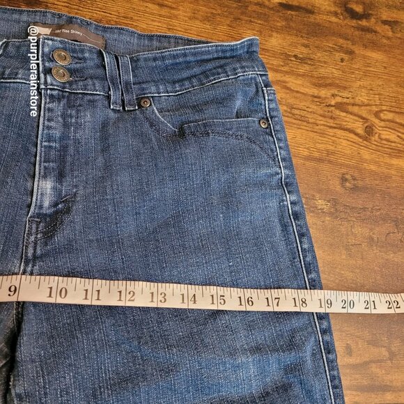 Levi's Skinny Bermuda Shorts Size 12 Mid Rise Cut Off Button Flap Stretch Denim - Picture 8 of 12